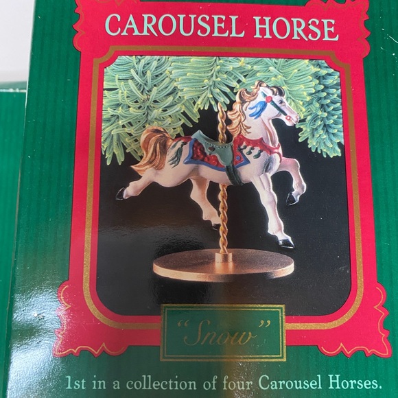 Hallmark carousel ornaments set - Picture 6 of 7